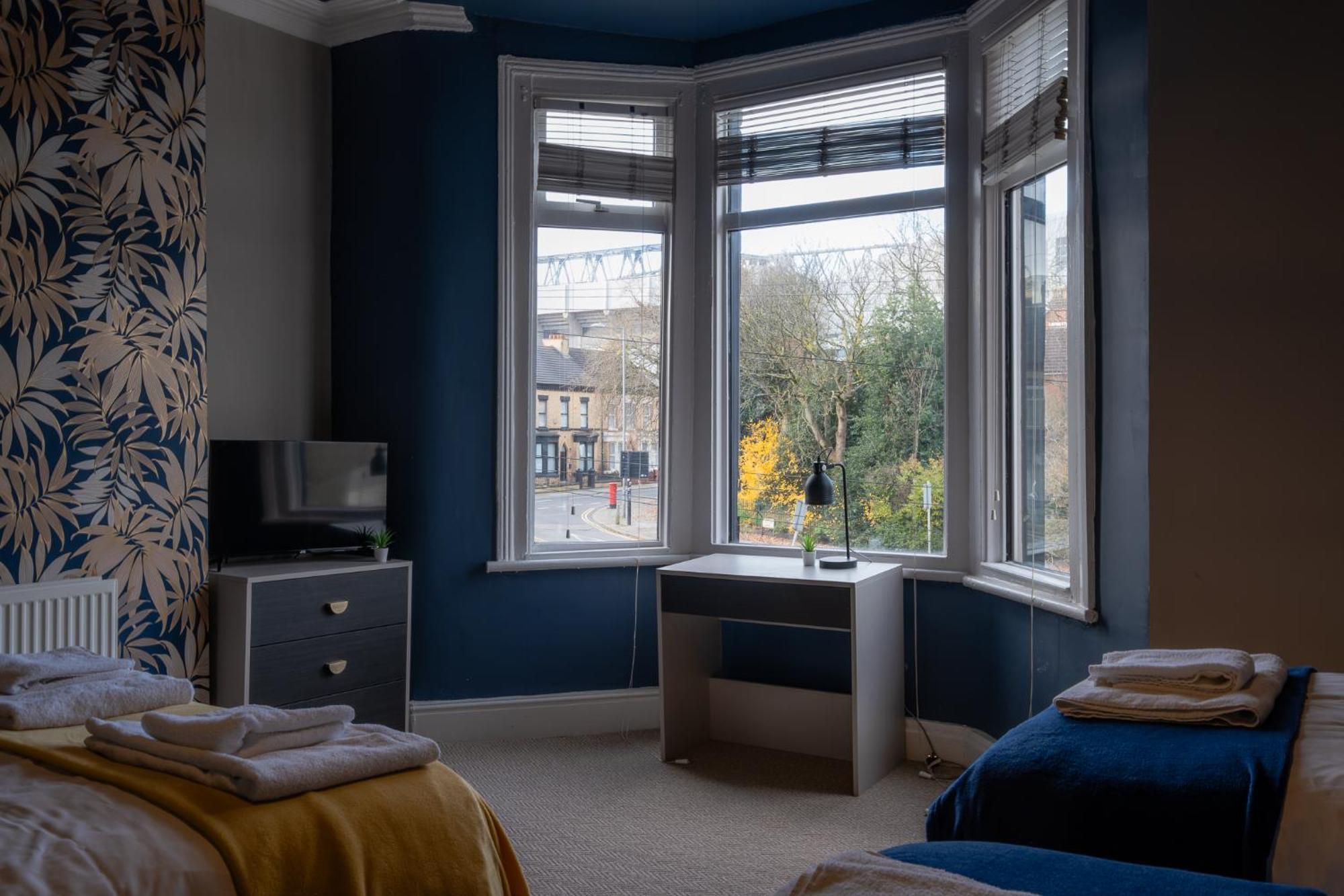 Entire Modern House Liverpool, 6 Bedrooms מראה חיצוני תמונה