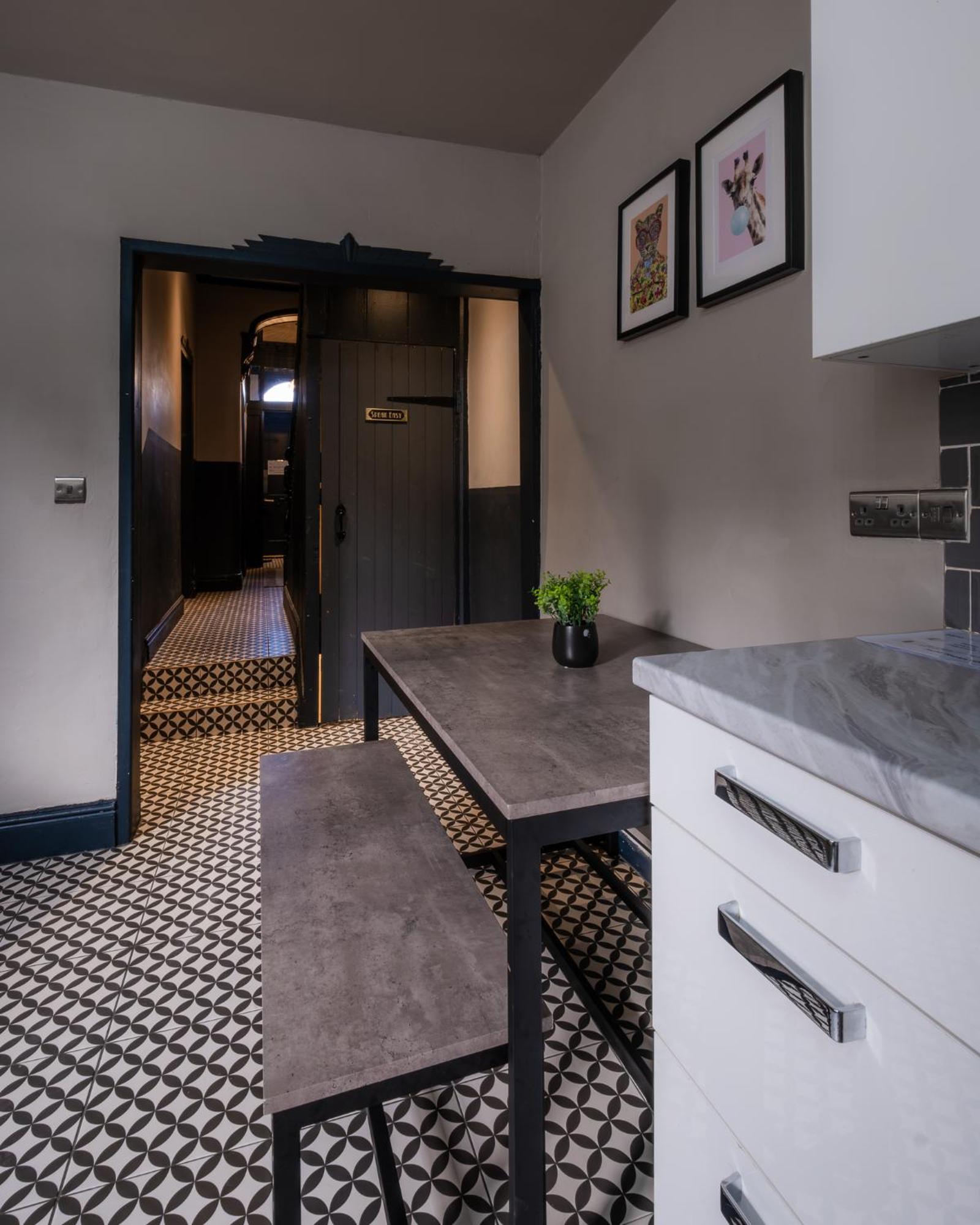 Entire Modern House Liverpool, 6 Bedrooms מראה חיצוני תמונה