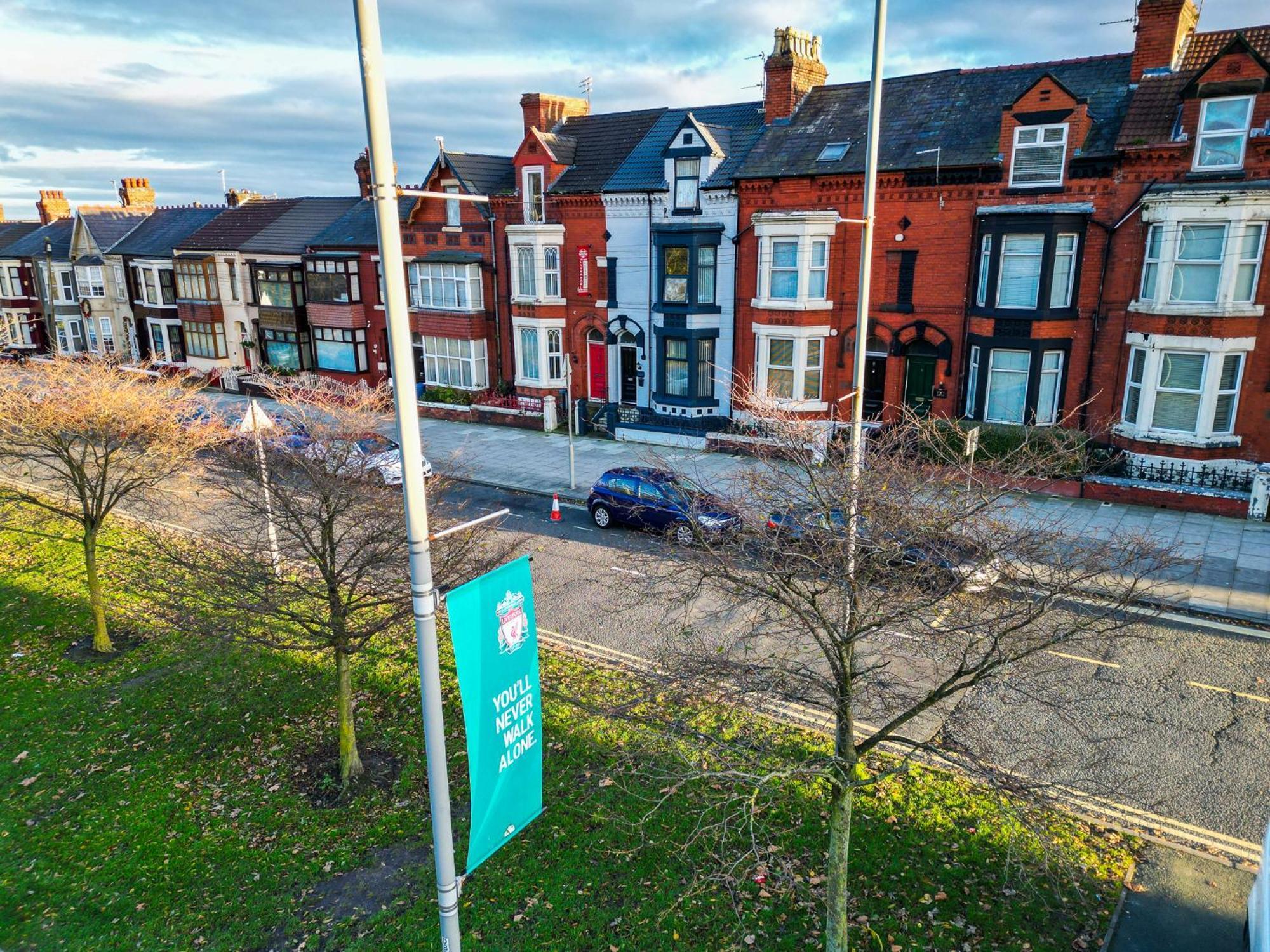 Entire Modern House Liverpool, 6 Bedrooms מראה חיצוני תמונה